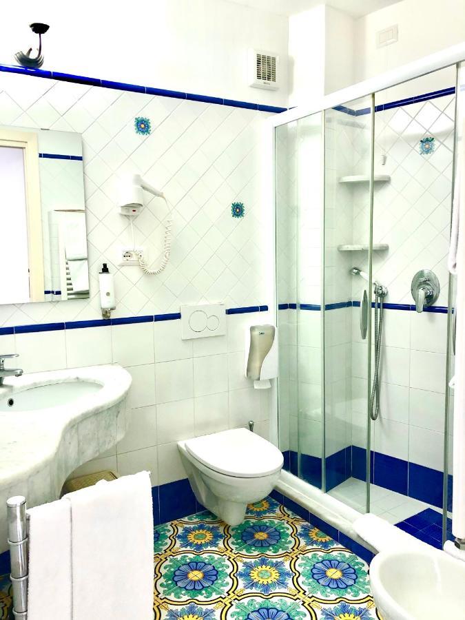 Queen View Apartment - No Kitchen Positano Buitenkant foto